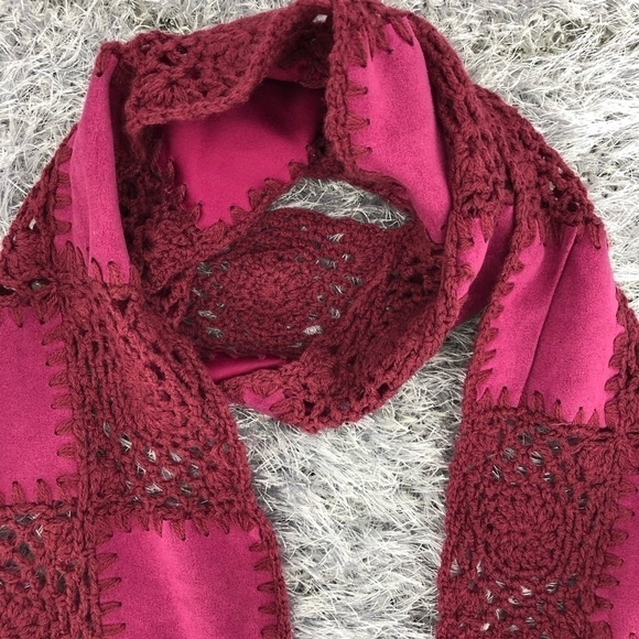 Boho Women’s O/S Purple Crochet Suede Whip Stitch Winter Fringe Patch Scarf - Picture 3 of 10